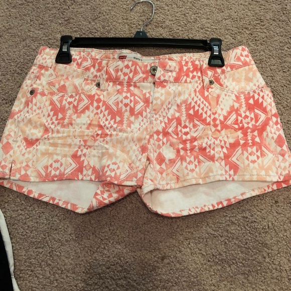 Levi Shorts - Picture 1 of 1
